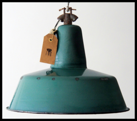 VERKOCHT! Petrolgroen/zeegroene industrielamp middelgroot ,stoere lamp!