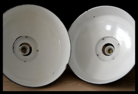 Mooie klassieke Franse emaille Mazda lampen! VERKOCHT!