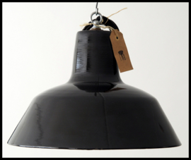 VERKOCHT! Zwart industriële emaille hanglamp. Klassiek model 