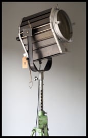 VERKOCHT! TOPSTUK! Industriële statief lamp, Fernsehen DDR! Zeer groot zeldzaam model!