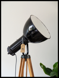 Prachtig stoere zwart industriële statief lamp. Bauhaus! (nog 1 beschikbaar)