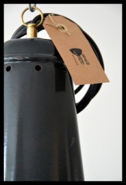 Franse zwart industriële emaille hanglamp. Klassiek groot model VERKOCHT!!