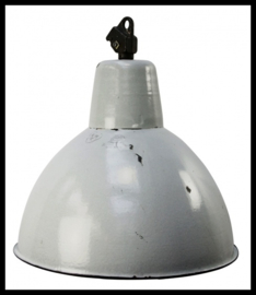 Grote stoere grijs emaille industriële lamp. zeldzaam model (nog 1 beschikbaar)