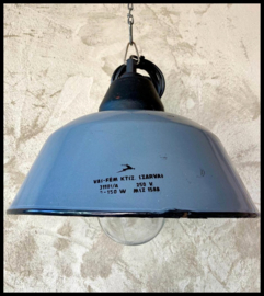 Industriële blauw emaille hanglamp. Middelgroot model.