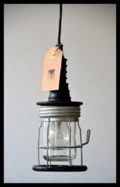 Stoere oude looplamp, stoere garagelamp. (nog 1 beschikbaar)