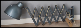 Stoere Bauhaus schaarlamp!