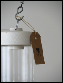 Industriële stallamp, porselein ophanging. (2 beschikbaar)