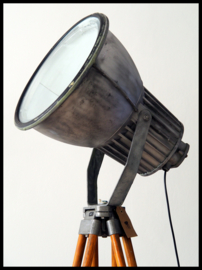 (kijk bij statieflampen voor actuele voorraad) ! Stoere industriële Philips statief lamp! Zeer zeldzaam model!