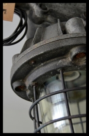 Industriële kooilamp OMP125, zeer ruige bully! (meerdere beschikbaar) VERKOCHT!