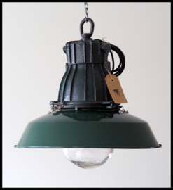 VERKOCHT! Industriële lamp, groen emaille, SAMMODE bullylamp. Zeer zeldzaam model!