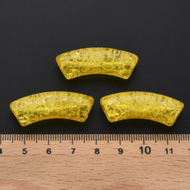 Acryl gebogen buiskraal / tube bead crackle goudgeel