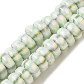 Streng fimokralen rondel met glitter, honeydew