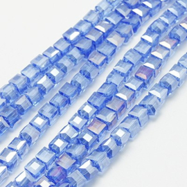 Electroplate kubus glaskraal 6 mm korenbloem blauw, 10 stuks