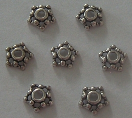 Stervormig kralenkapje, 25 stuks