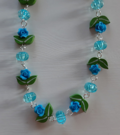 Klein fimo roosje blauw