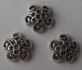 Kralenkapjes bloemfiguur, 17 stuks