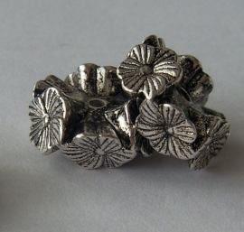 Acryl rondel met bloemen in zilverkleur