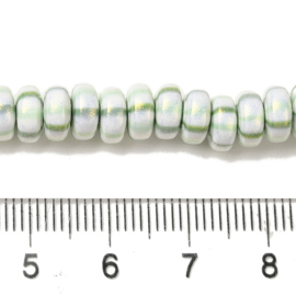 Streng fimokralen rondel met glitter, honeydew