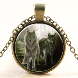 Ketting witte en grijze wolf