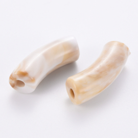 Acryl gebogen buiskraal wit-caramel gemeleerd