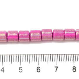 Streng fimokralen kolom met glitter, magenta