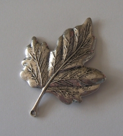 Metalen hanger blad antiek zilverkleur