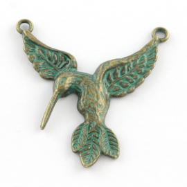 Connector kolibrie in antiek  bronskleur met groen patina