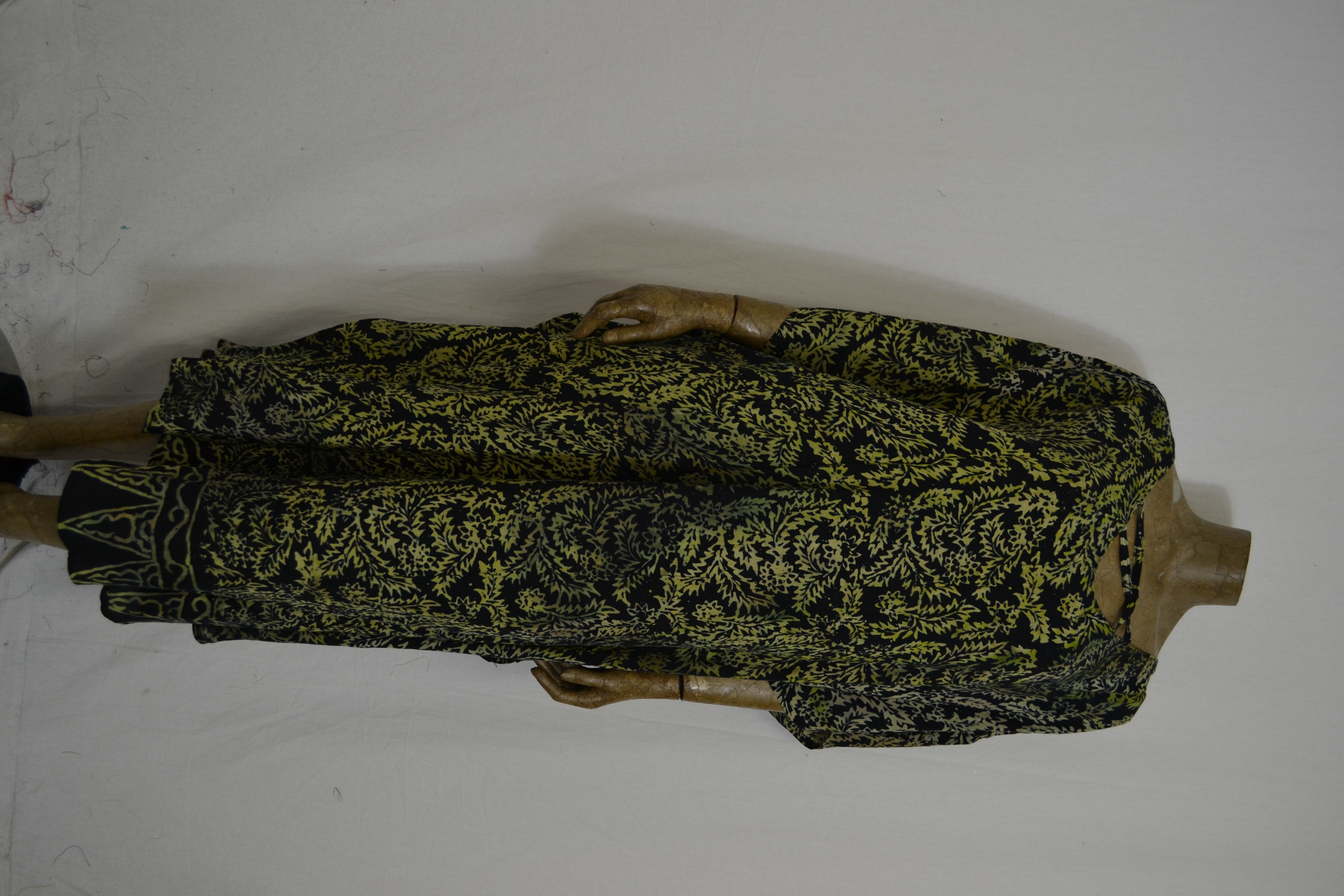 Billy B B169 Kaftan lang zomer zwart met veel takken kruis voor of achter dragen