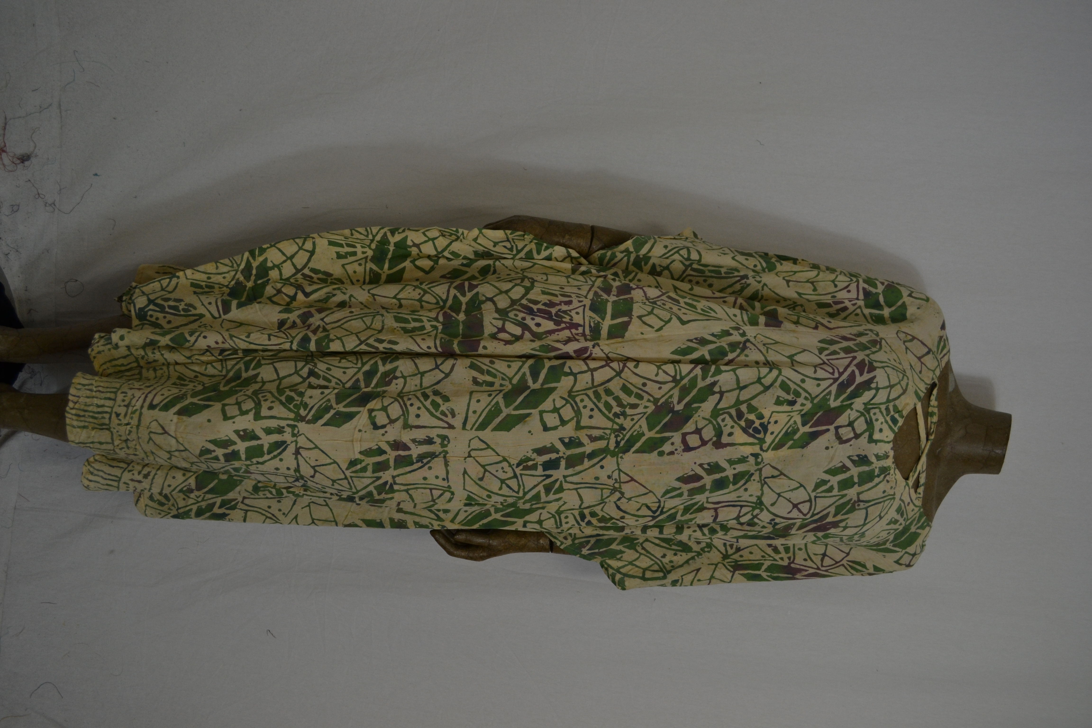 Billy B Kaftan Lang B169  zomer kruis voor of achter dragen creme met groen blad