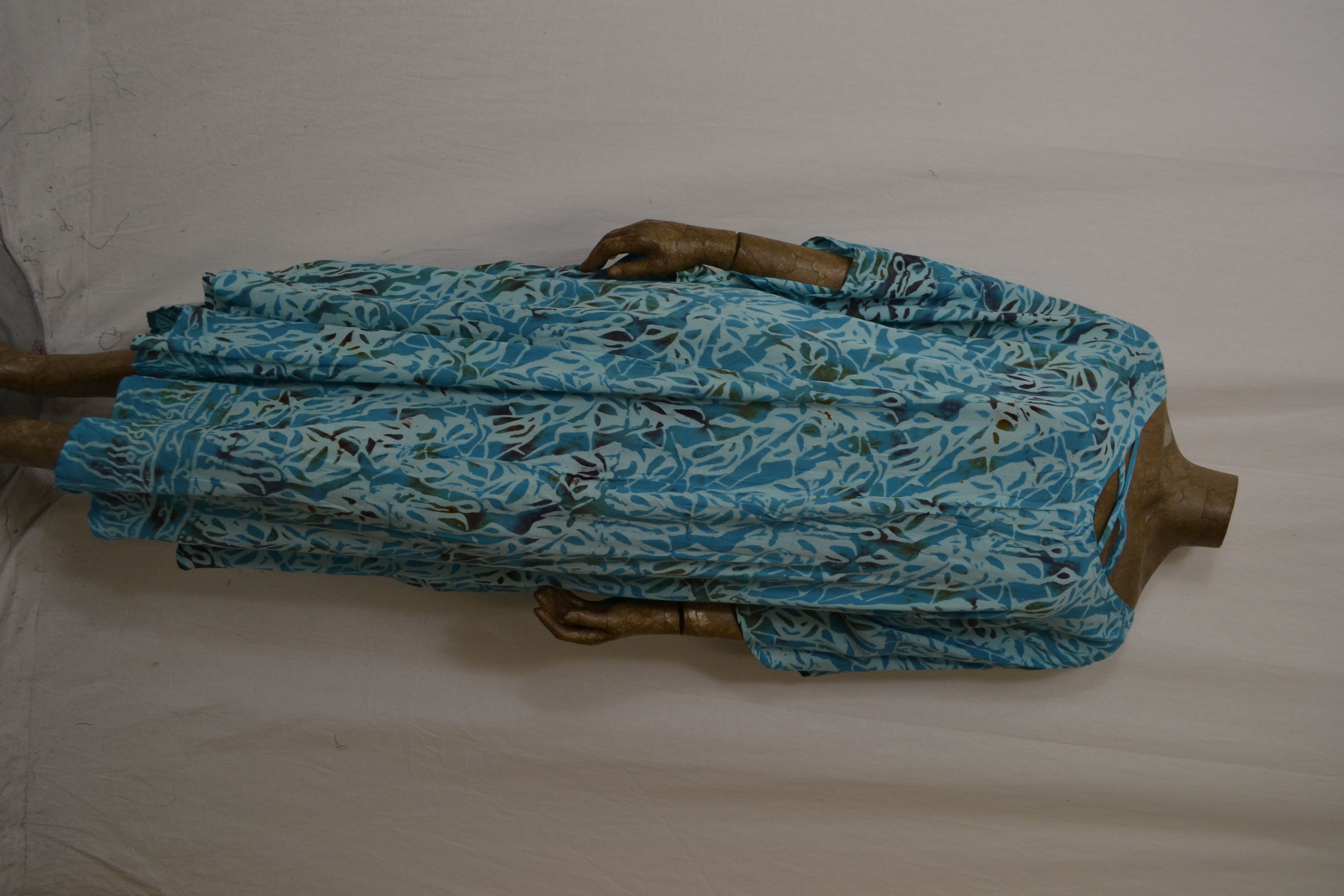Billy B B169 long Poncho / Kaftan blauw bewerkt kruis voor of achter dragen