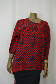 Billy B Blouse B086 Big Big voorkant gesloten  met koordjes rood/blauw