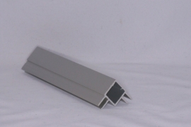 45 H 2 Aluminium koker met 2 profielen 4,5 mm. haaks Lengte 199 cm.