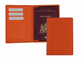 Paspoort etui van oranje kunstleder