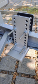 Universele bevestiging gesloten chassis