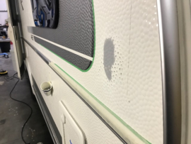 deuk in caravan of camper structuur herstellen