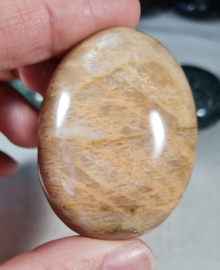 Maansteen Donker Microklien Handsteen no.6 - 5 cm