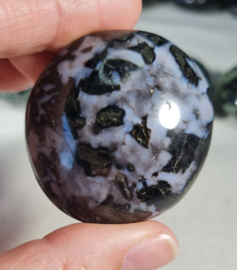 Gabbro - Merliniet Handsteen no.4 - 4,5 cm