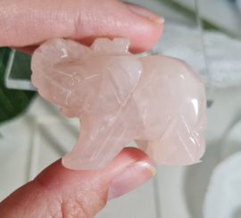 Olifant Rozenkwarts Edelsteen Carving 4 cm