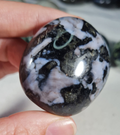 Gabbro - Merliniet Handsteen no.5 - 4,5 cm