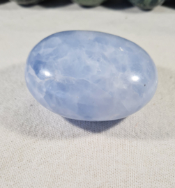 Blauwe Calciet Handsteen no.1 - 6 cm