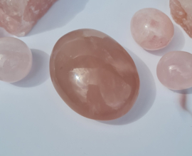 Rozenkwarts - Handsteen - Madagaskar no.2 - 5 cm