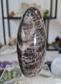 Zwarte Maansteen Edelsteen Sculptuur 9 cm no.2