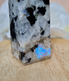 Regenboog maansteen - Punt - no.4