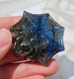Spinnenweb Labradoriet Carving - 4 cm