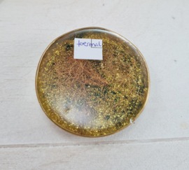 Orgonite - schijf - met kristal cluster - geel - 5,5 cm
