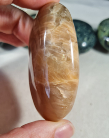 Maansteen Donker Microklien Handsteen no.3 - 6 cm