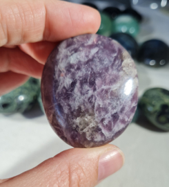 Lepidoliet Palmsteen Edelsteen 5 cm no.5