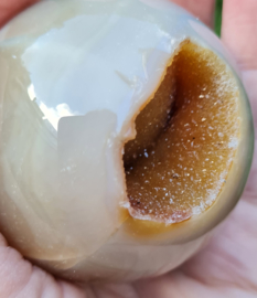 Agate Druzy Crystal Sphere Beige - 6 cm