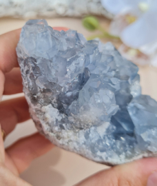 Celestien Edelsteen Geode - Madagaskar - 8,5 cm - Blauw