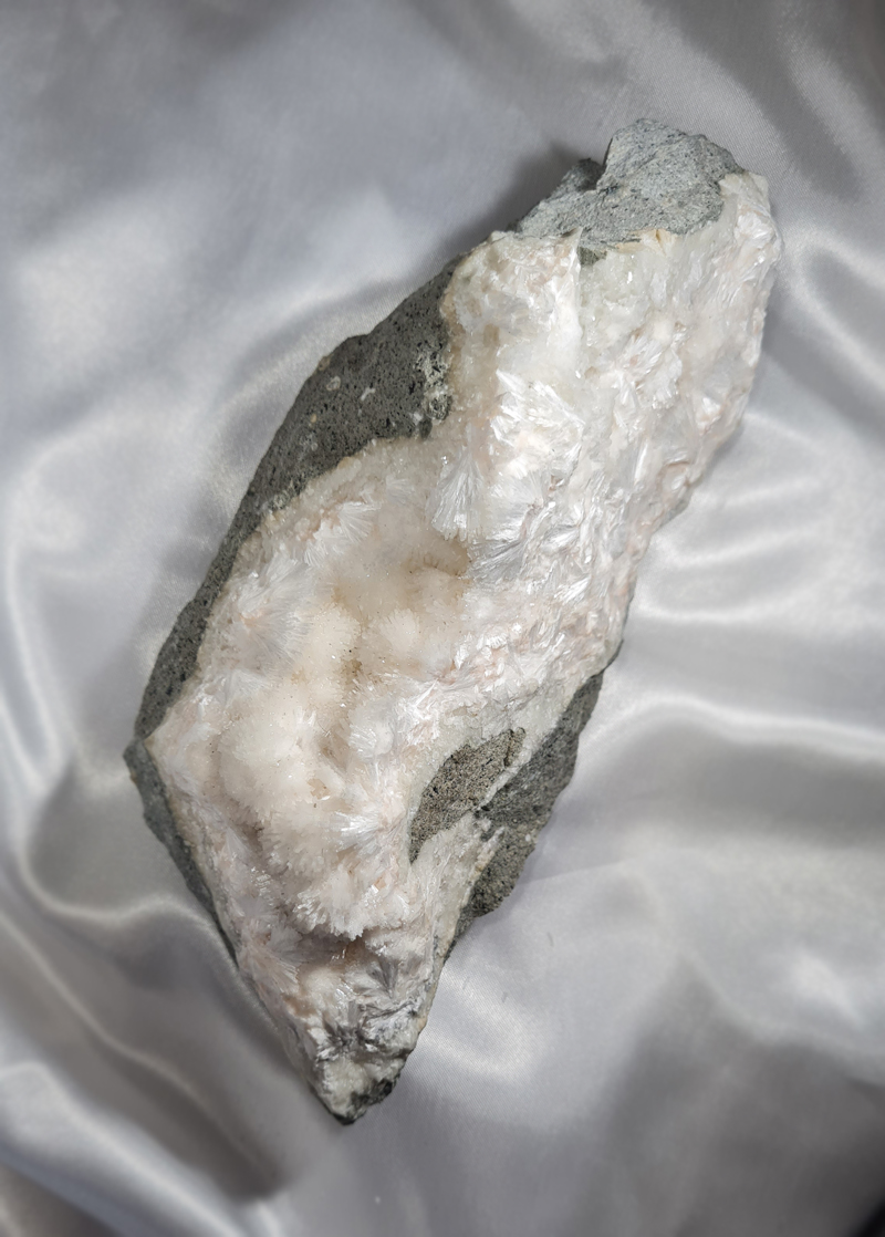 Zeoliet Thomsoniet Calciet en Natroliet no.2